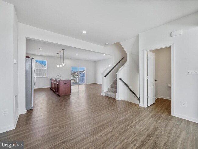 Building Photo - 96 Stafford Pl
