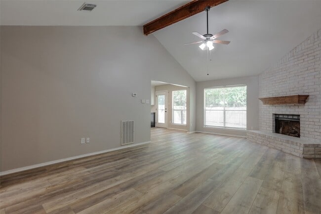 Building Photo - 31 Maywind Ct