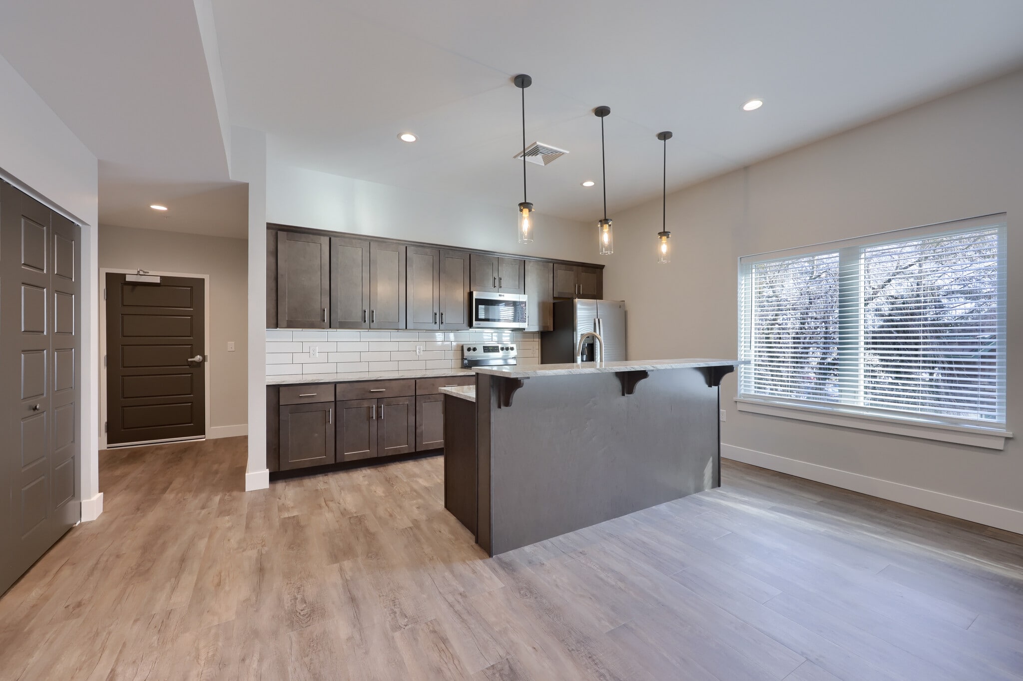 Building Photo - 117 W Main St