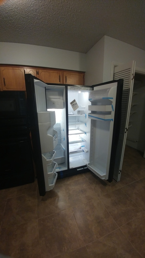 Building Photo - Newly Renovated Beautiful 2 Bedroom Home