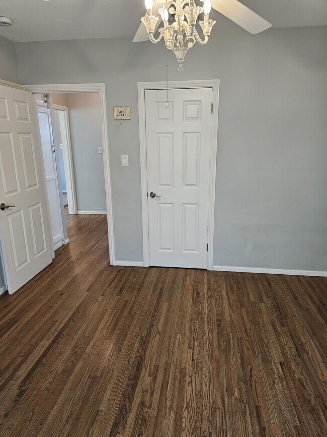 Building Photo - 707 Lima St