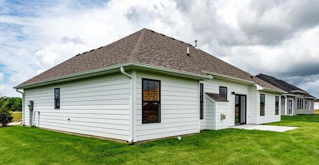 Building Photo - 4923 Kenora Dr