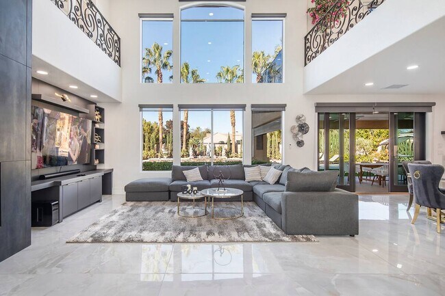 Primary Photo - 1372 Peninsula Point Ave