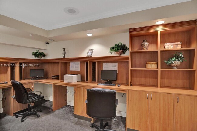 Building Photo - 17100 N Bay Rd
