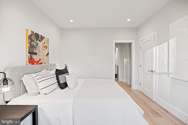 Building Photo - Absolutely Incredible, Light-Filled 2 Leve...