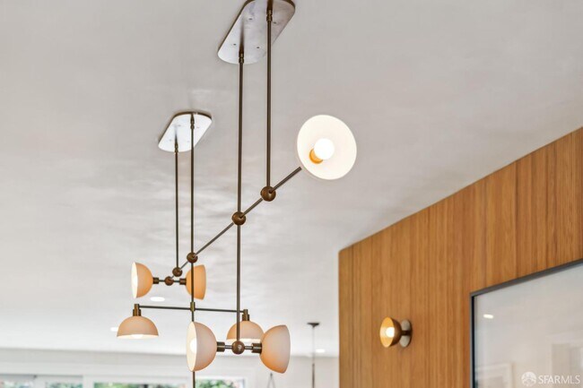 Building Photo - 7 Seymour St