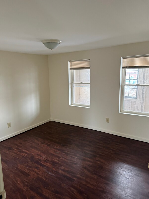 Building Photo - 2509 2nd Ave