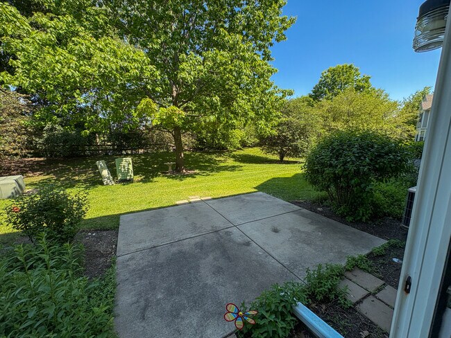 Building Photo - 1453 Millbrook Dr