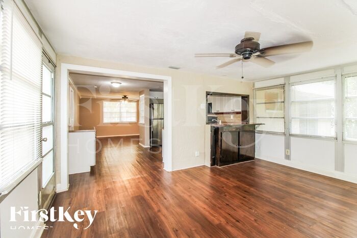 Building Photo - 4125 Woodsville Dr