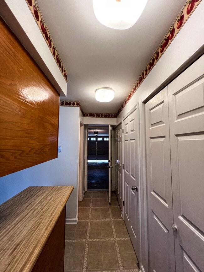 Building Photo - 1119 Cloister Pl
