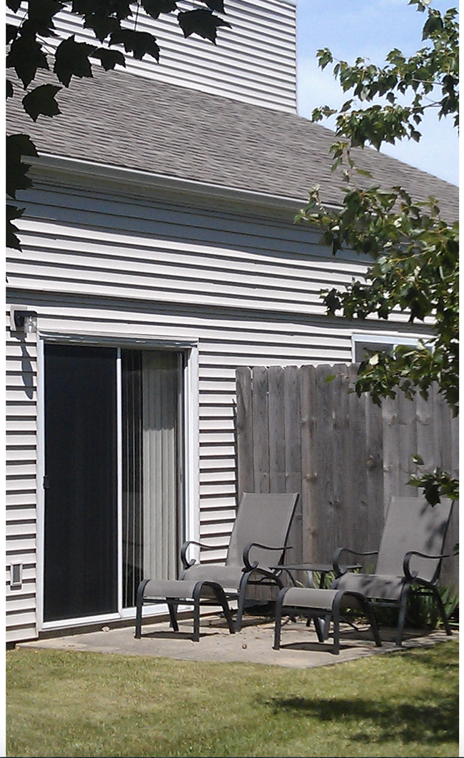 Building Photo - 1334 Spring Village Dr