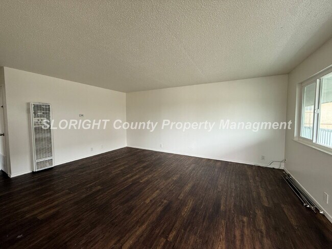 Building Photo - AVAILABLE NOW - Recently Updated Apartment in Grover Beach - 2 Bed / 1 Bath