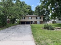 Building Photo - Beautiful Home with Two Living Rooms and Plenty of Outdoor Space