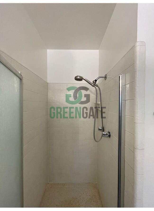 Building Photo - Spacious 4Bedroom 2Bath AVAILABLE NOW in Modesto!!