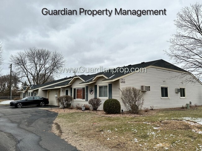 Building Photo - Brooklyn Park End Unit Patio Home, Dishwas...