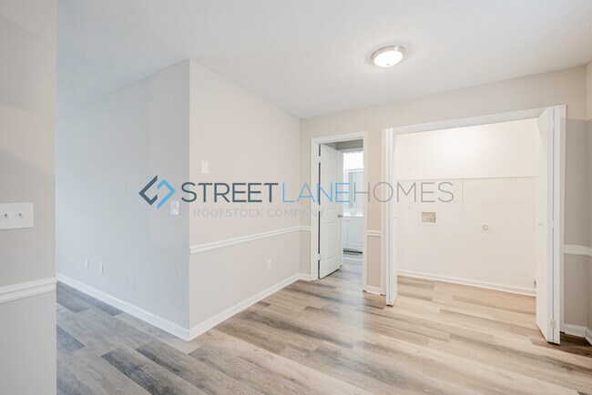 Building Photo - NOW OFFERING $250 OFF FIRST FULL MONTH IF ...