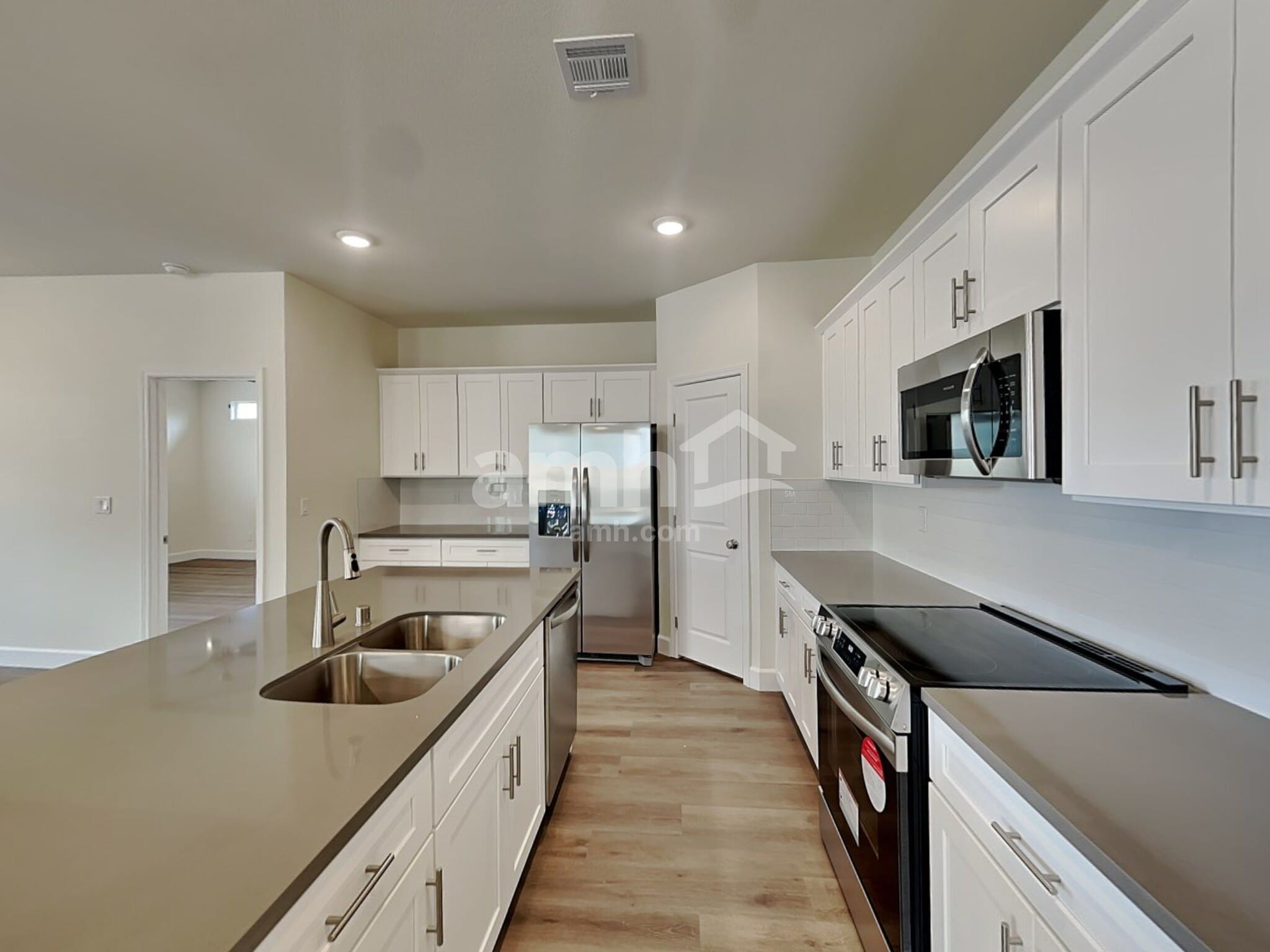 Building Photo - 10066 W Raleigh St