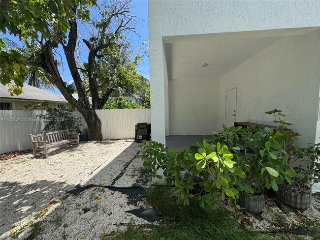 Building Photo - 6331 NW 1st Pl