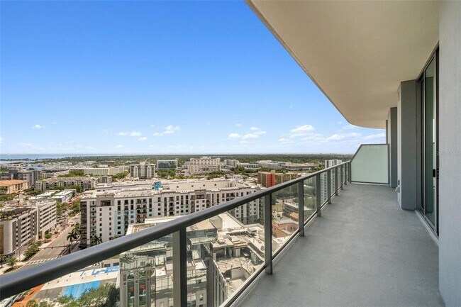 Building Photo - 400 Central Ave