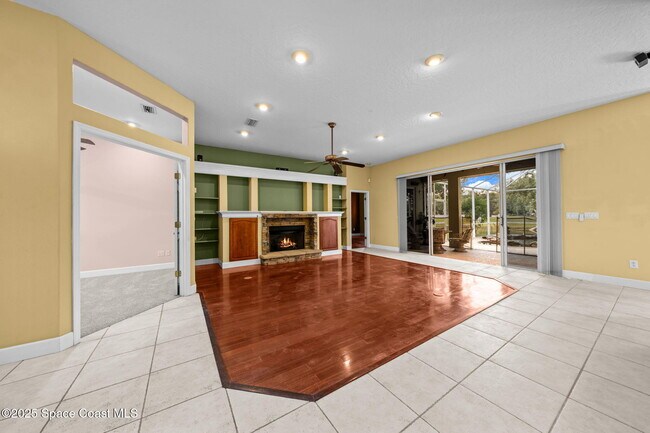 Building Photo - 949 SE Gardenbrook Ct