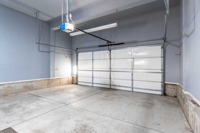 Building Photo - 9234 Red Fern Ln