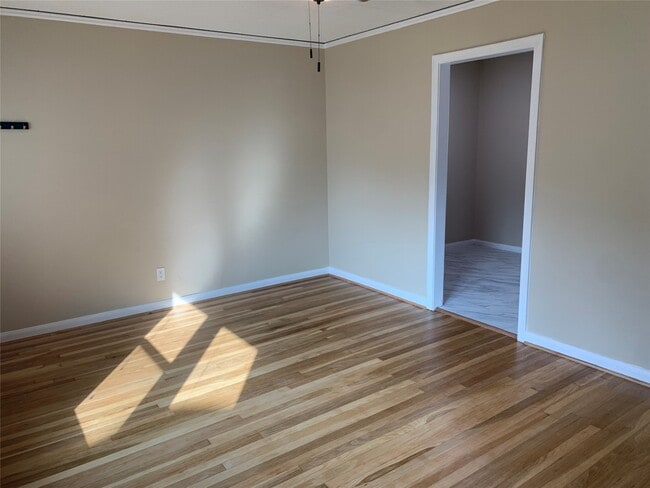 Building Photo - 307 Avondale St