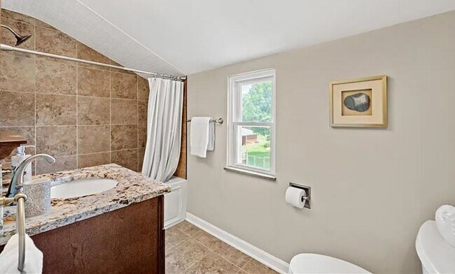 Building Photo - BEAUTIFUL HAVEN!  MOVE-IN READY 3 BEDROOM,...