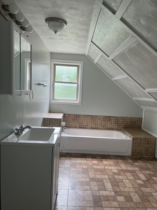 Building Photo - 6 Schley Pl