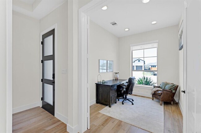 Building Photo - 378 Carpenter Hill Dr