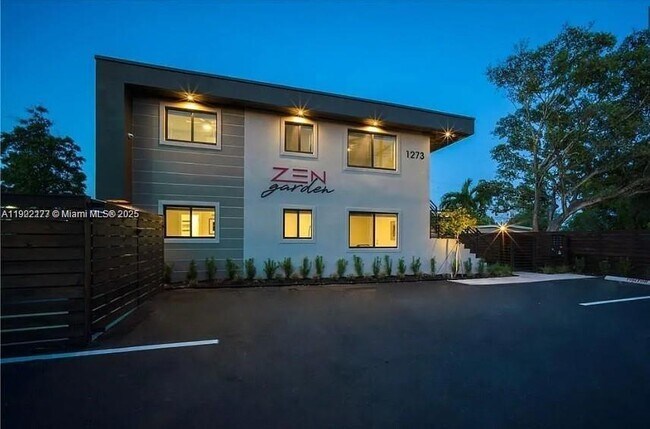 Primary Photo - 1273 NE 38th St