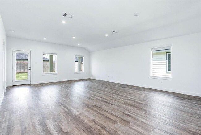 Building Photo - 1122 Fringed Bluestar Dr
