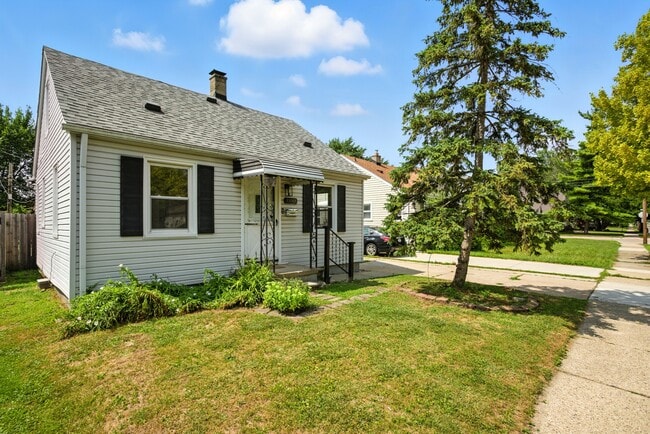 Building Photo - 23147 Vance Ave