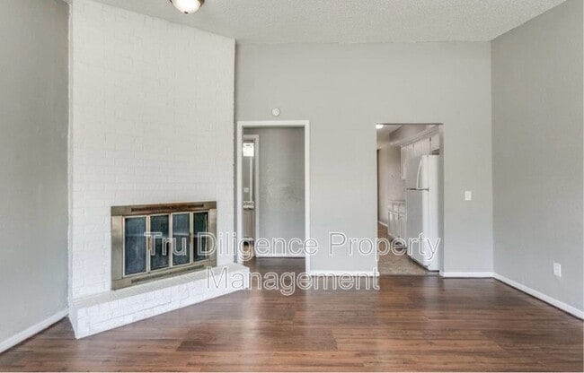Building Photo - 210 Kathleen Dr