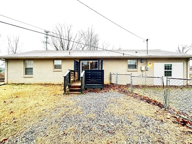 Building Photo - 28 Leonard Dr