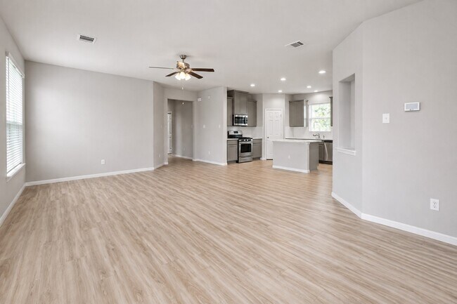 Building Photo - 101 Eliana Shores Dr