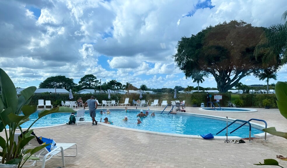 Building Photo - 1504 SW 18th St