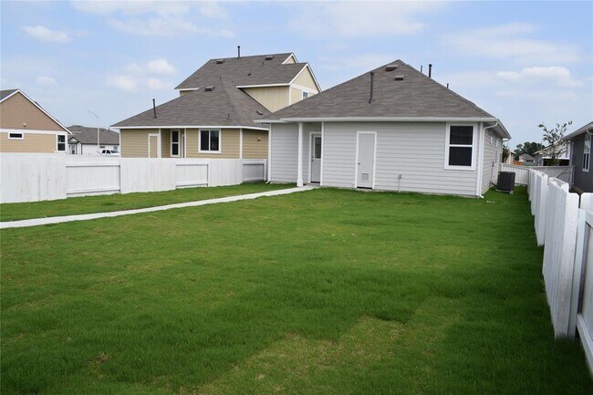 Building Photo - 117 Keltic Dr