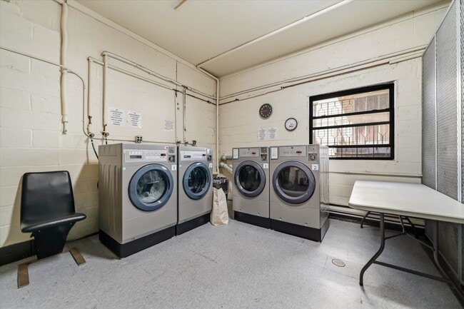 Building Photo - 416 68th St