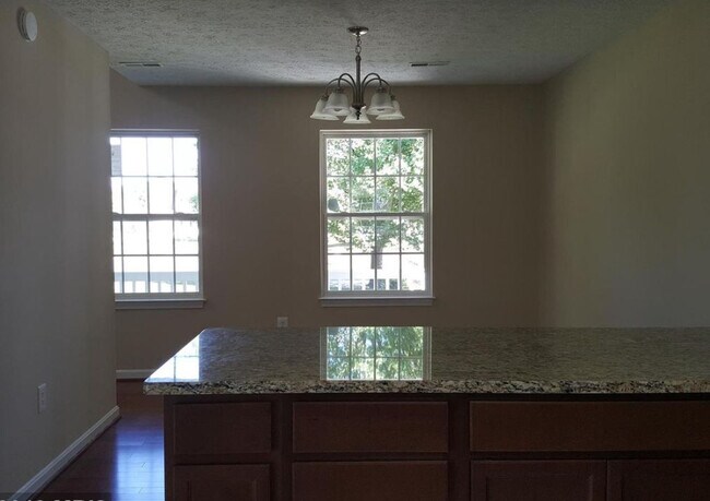 Building Photo - 5601 Skate Ct