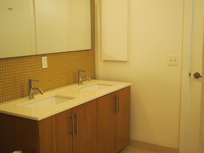 Building Photo - 50 Dey St