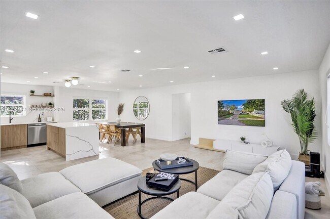 Building Photo - 1610 Polk St