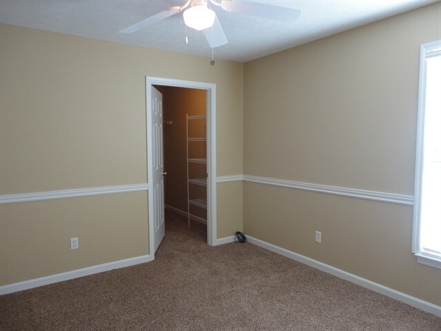 Building Photo - 453 Dakota Run