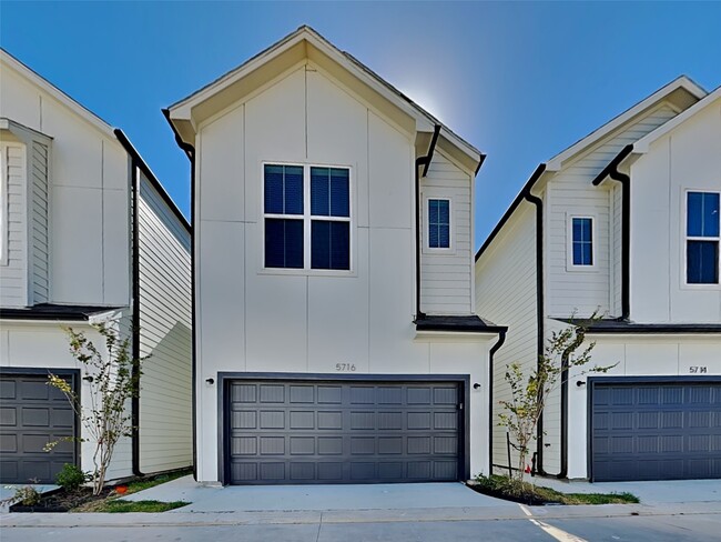 Primary Photo - 5750 Quinn Landing Rd