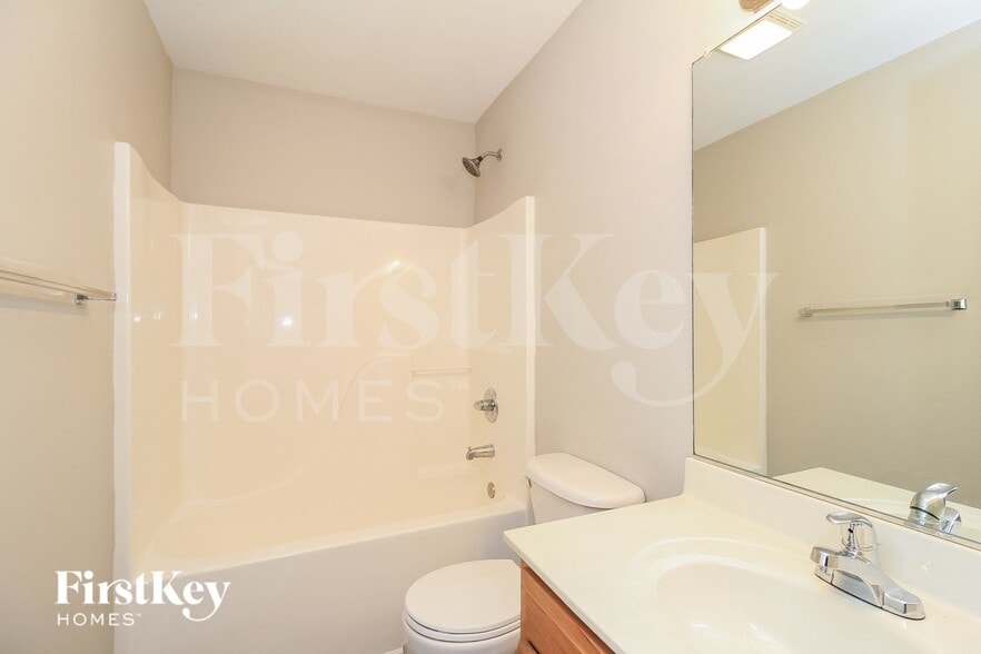 Building Photo - 329 Wright St