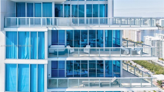 Building Photo - 17001 Collins Ave