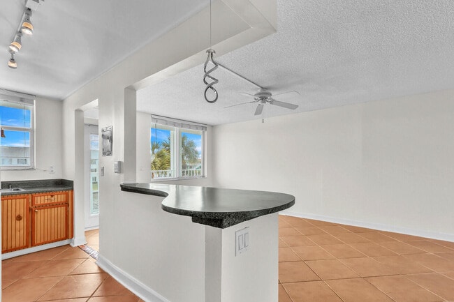 Building Photo - 104 Paradise Harbour Blvd