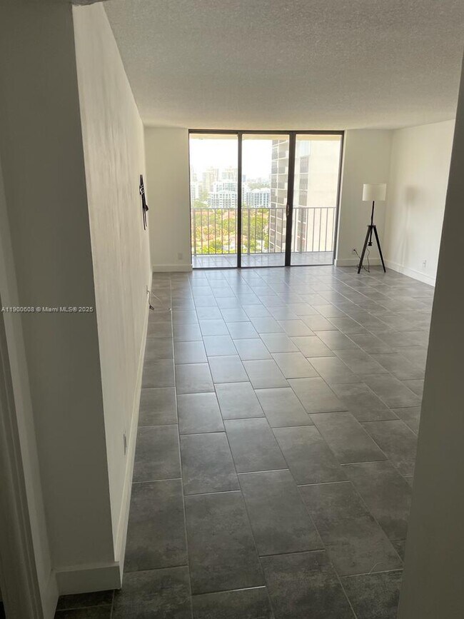 Building Photo - 18151 NE 31st Ct