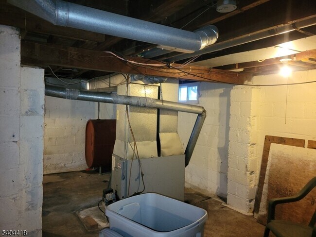 Building Photo - 8 Randolph Ave