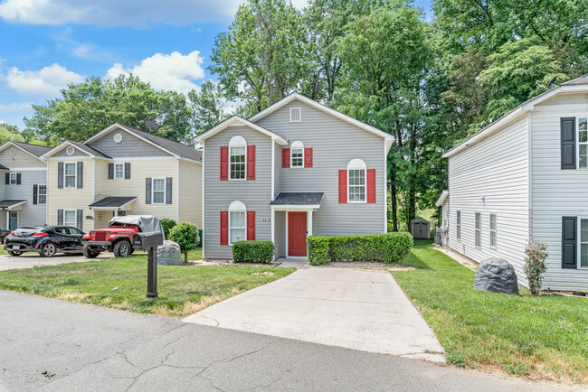 Building Photo - 8818 Sharonbrook Dr
