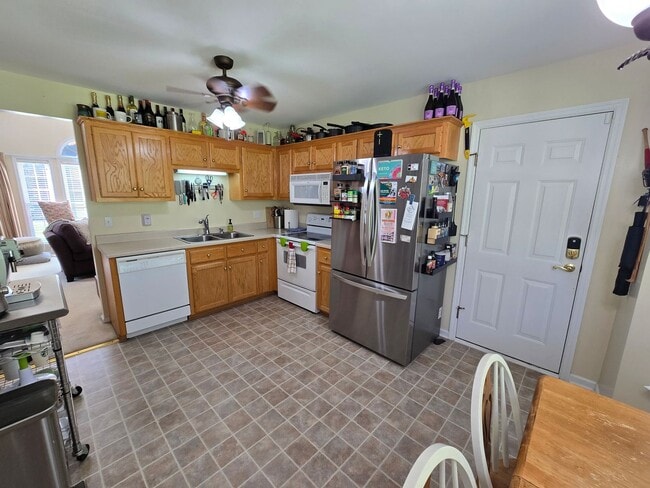 Building Photo - NEW LISTING!!!!!